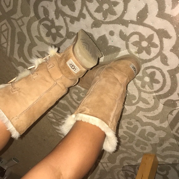 TALL UGGS - Picture 6 of 8